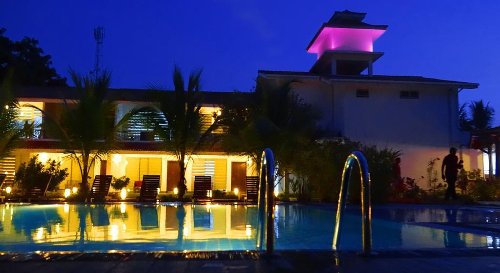 Anantamaa Hotel Triquinimale Exterior foto