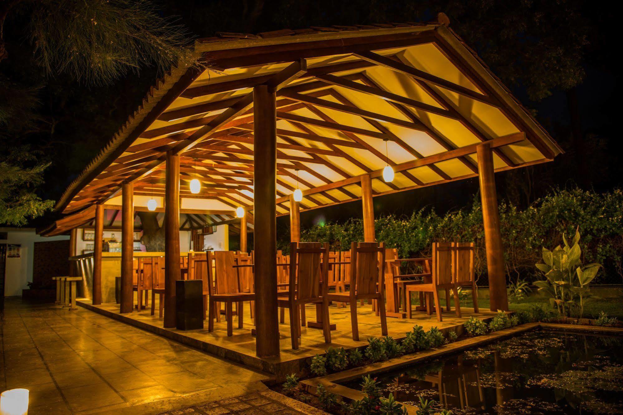 Anantamaa Hotel Triquinimale Exterior foto